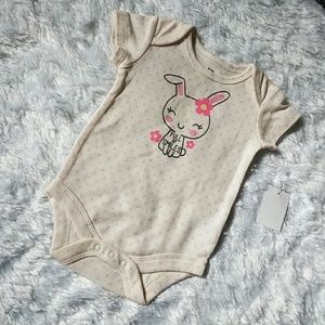 🆕NEW WITH TAGS🌼🐰🌸0-3MO: BUNNY ONSIE🌸🐰🌼